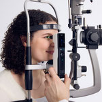 tonometer iCAre ST500 na špranjski svetilki