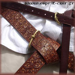 Ceinture baudrier en cuir.