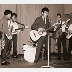 THE BLUE JEANS 1959 vlnr: Arie Mosies - Ruud Stormer - Marcel Vodegel - Jan Hesseling - Rein Klooster (niet zichtbaar drummer Paul Legand) (fotocollectie: Marcel Vodegel)
