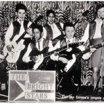 THE BRIGHT STARS 1962 - vlnr: Ferry v.d. Eeckhout, Chris Fronik, Frank v.d. Eeckhout, Roy v.d. Eeckhout, Henny Huisman en Greetje Sikkes.