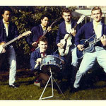 THE CHEETAHS ca. 1961 - vlnr: Rudy Hermsen (gitaar/bas), Jannes Peters (solo), Jan Diekman (drums), Appie Roelofs (slag) en Les Wolters (slag)