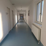 ....einer der vielen Gänge auf dem Weg zu den täglichen Therapien....