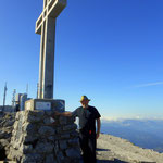 am Gipfel dem Klosterwappen 2076 m, der höchste Berg in Niederösterreich