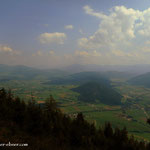 ....das Liesingtal (rechts) und der Blick nach Trofaiach, St. Peter Freienstein bis nach Leoben ist möglich (links)