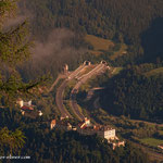 ....ein Tiefblick zur Burg Strechau, und der A9, und dem Tunnel bei Selzthal....