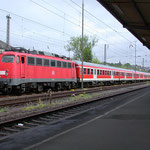 110 436 Bh Köln-Deutzerfeld mit RB-Zug abgestellt in Siegen im Mai 2006