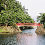 米沢城　本丸と二の丸に架かる赤い橋