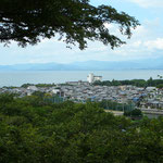 彦根城西の丸から琵琶湖を臨む