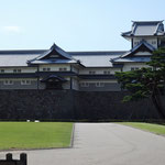 金沢城（石川県金沢市丸の内）復元二の丸菱櫓と五十間長屋の南側