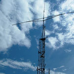 MONTATO IL MAST + LA VERTICALE X-510 BIBANDA + LA 17 EL.TONNA IN ORRIZONTALE.
