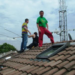 I ...SOLITI IGNOTI IZ2NRD-ALFREDO E IZ2DPX-GIOVANNI IN AIUTO A I2RNJ ROBERTO.
