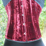 Unterbrust- Korsett aus rotem Samt mit Rückenschutzlasche, 39 €