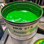 Das leuchtende HKS 67 Grün 