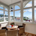 Ostbalkon mit Blick auf die Ostsee, die Altstadt und den Beginn des Nationalparks