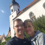 Vor der Klosterkirche in Riesa.