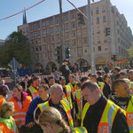 Alle sicher am Roten Rathaus angekommen.