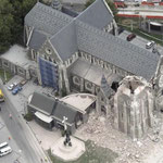 Leider passierte am 22.02.2011 zum 2. Mal das Unerwartete: Erdbeben mit Stärke 6.3 und bisher 161 Toten... :-(  Bild: Christchurch Cathedral