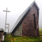 La petite chapelle du col d'Ibaneta (elle a été inaugurée en 1965, année de St Jacques)