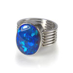Ring in Platin mit exklusivem Opal