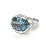 Arbeit nach Kundenwunsch: Ring in Weißgold mit Aquamarin und Brillanten