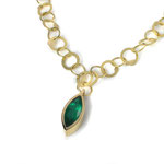 Collier in Gelbgold 750/000 mit schönem Smaragd-Navette