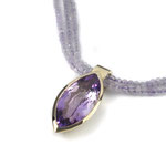 Anhänger in Gelbgold mit fliederfarbenem Amethyst