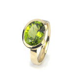 Ring in Gelbgold mit 11x 9 mm großem Peridot
