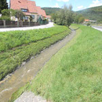 Mödringbach, im Bereich des DGH fotografiert am 07.08.2012, gegen 14:00. Man sieht, dass nicht mehr viel gefehlt hat dass der Bach über seine Ufer getreten wäre