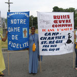 2006 Lourdes - rassemblement ignatien avec 2 soeurs indiennes NDF.