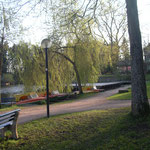 Salinensee mit Spazierwegen, Bootsverleih, Café und Restaurant sowie einer Open Air Bühne