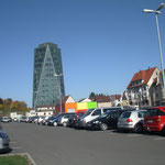 Städtische Galerie, Heimat- und Uhrenmuseum, Uhrenindustriemuseum, Internationales Luftfahrtmuseum.  Die Helios-Arena ist die Heimat des 2. Eishockey-Bundesligisten "Schwenninger Wild Wings"  