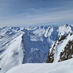 Blick Richtung Rheinwaldhorn und Piz Terri