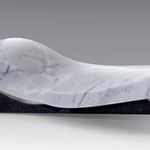 L’ŒIL AILE -  marbre gris - 57 x 13 x 11