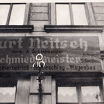Das Firmenschild in der Meusdorfer Straße.