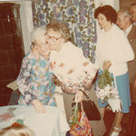Milda Neitsch feiert ihren 80. Geburtstag in Leipzig-Connewitz, Meusdorfer Straße 25, 1983.