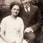 Das Hochzeitsfoto von Karl Friedrich Neinaß und Marie Draake. Es wurde wahrscheinlich im Sommer 1922 aufgenommen.
