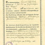 Die Gutsgärtnerei war Ausbildungsstätte von verschiedenen Lehrlingen. Dies ist das Lehrzeugnis von Konrad Wachholz, der bis 1928 dort lernte. Der Lehrmeister war Karl Friedrich Neinaß.