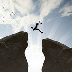 81697943 - Man jumping over rocks © bonciuto, Fotolia