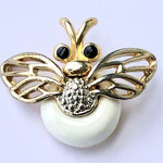 Лот №37.Винтажная брошь пчелка.Бижутерный сплав под золото,эмаль,размер-4 см.Цена-1400 грн