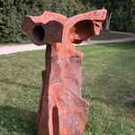 die Geflügelte, h 132cm, Terrakotta