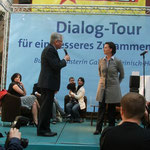 Moderator mit BM Heinisch-Hossek