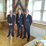 Kanders Christoph (mitte) - Ehrenband mit Gold (20 Jahre Mitglied) - links: 1. Vorsitzender Ernst Albrecht, rechts: 2. Vorsitzender Anton Wurmser