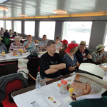 Gemütliches Apero auf dem Schiff