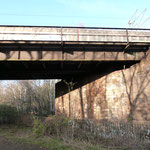 Brücke über die Fösse - eine der 4 Brücken, die in den nächsten Jahren 1:1 erneuert werden soll. D.h. ohne Lärmschutzmaßnahmen