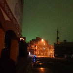 港に向かうと海の方が明るくなっていてびっくり… 風待ちの漁船の灯りでした