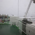 フェリーが出てよかった~・・・ 雪雲といっしょに本土へGO