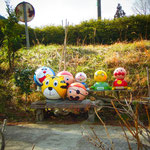 ふと視線を感じて横を見れば・・・♪もしかして、岬の巨匠K先生の作品でしょうか・・・浮き玉アートです　
