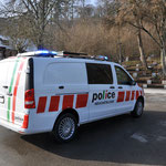 Police Neuenburg Mercedes Vito mit Traffic Storm und Signal Tafel