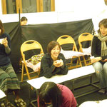 お茶を飲みながら、本番を振り返ります