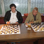 Jung-Talent Stefan und Bernhard (Seniorenschach-Beauftragter im MSV 06).